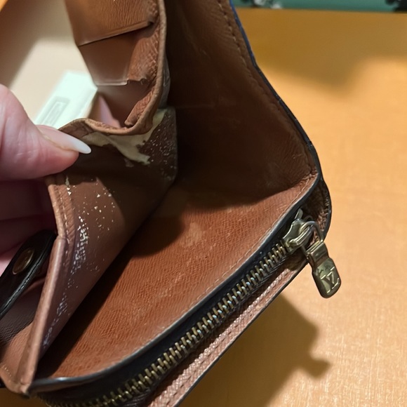 Authentic Louis Vuitton monogram wallet - Picture 15 of 16